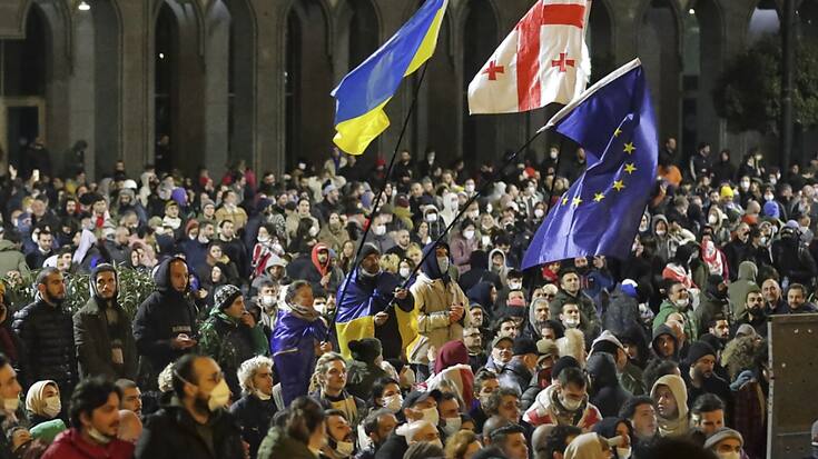Importante manifestation à Tbilissi contre une loi jugée "pro-russe".