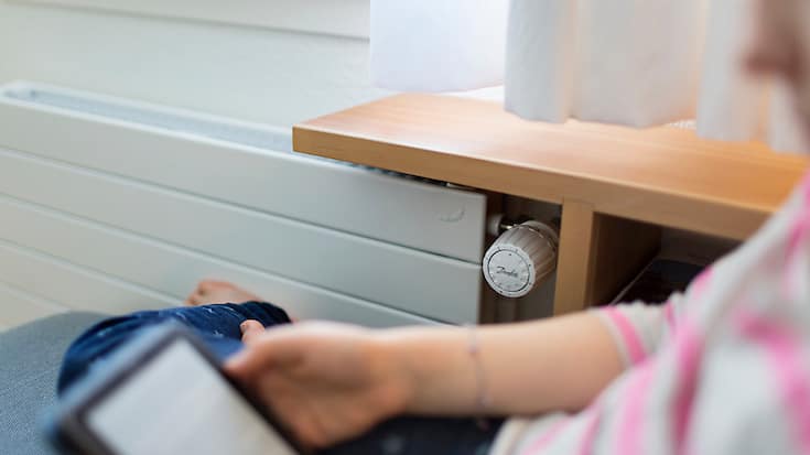 L'entreprise renanaise a développé des capteurs pour mesurer la consommation d'électricité, d'eau courante ou de gaz des habitations. Les micro-modules sont placés derrières les interrupteurs et communiquent sur le réseau électrique existant. (Photo/KEYSTONE/Gaetan Bally)