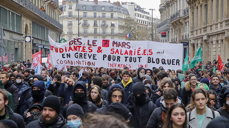 Selon un sondage publié samedi, 63% des Français approuvent la mobilisation contre la réforme.