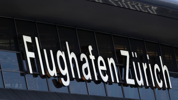 L'exploitant d'aéroports Flughafen Zürich est repassé dans les chiffres noirs en 2022, et très largement. L'entreprise versera par conséquent à nouveau un dividende. (archives)