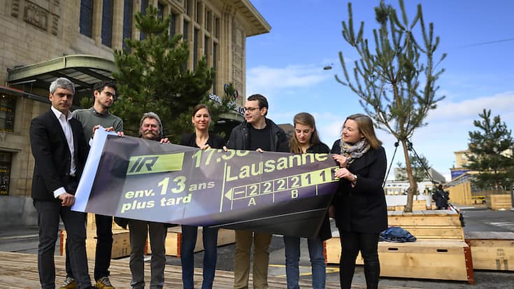 Des conseillers communaux de six partis lausannois ont exprimé leur colère lundi face au retard de plusieurs années annoncé pour le chantier de la gare de Lausanne.
