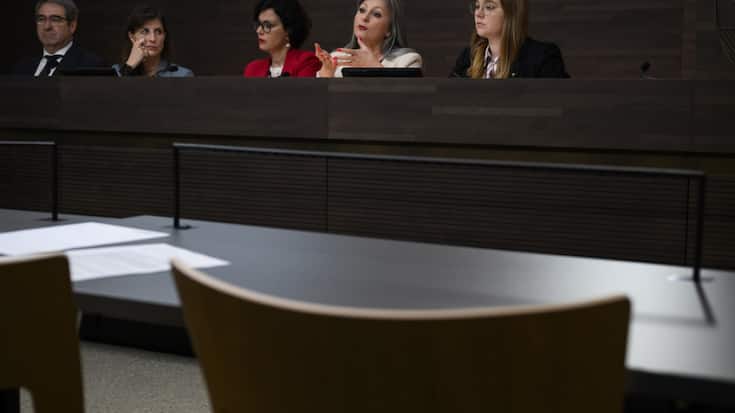 Cinq ministres du gouvernement vaudois sont venus défendre leurs propositions faites mercredi aux syndicats de la fonction publique.