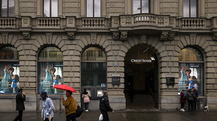 L'Association suisse des employés de banques (Aseb) a lancé une pétition pour demander une interruption des licenciements au Credit Suisse jusqu'à fin 2023.