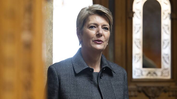 La ministre des finances Karin Keller-Sutter avait déjà annoncé des mesures d'économie. Les premières décisions concrètes sont tombées mercredi (archives).