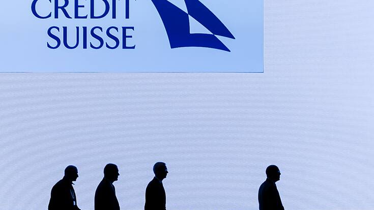 Jamie Dimo s'attend à ce que la crise bancaire, ayant notamment provoqué le rachat de CS par UBS, "cause un resserrement des conditions financières car les banques et autres organismes prêteurs vont devenir plus prudents."