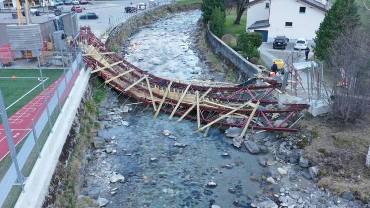 On ignore encore pourquoi le pont en construction s'est effondré. La statique fera l'objet d'une enquête.