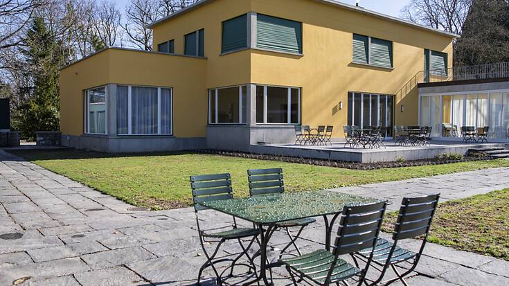 Selon Raiffeisen, un effondrement des prix des maisons individuelles reste improbable, l'offre étant trop restreinte en Suisse (archives).