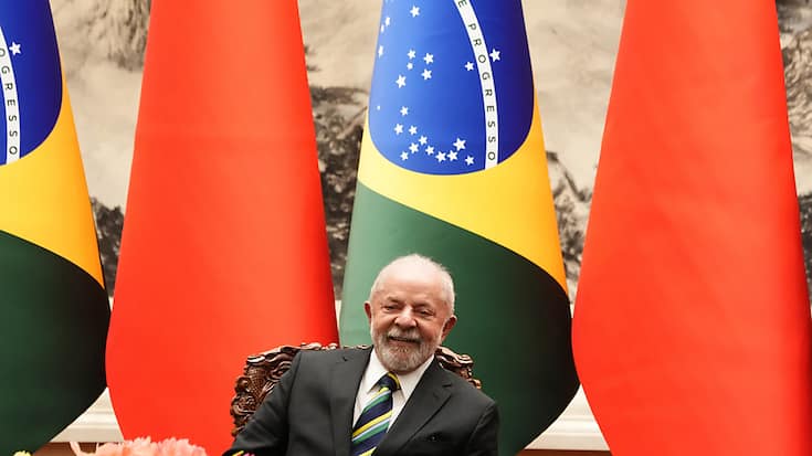 Le président brésilien Lula, en visite en Chine, a critiqué la suprématie du dollar.