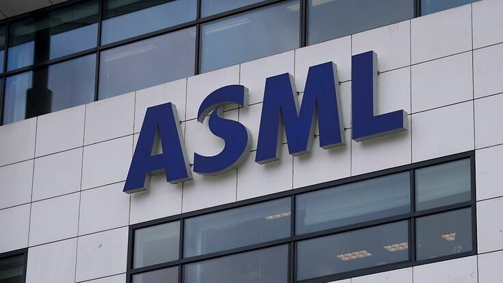 ASML est spécialiste des systèmes de lithographie Extreme Ultraviolet (EUV), des machines de la taille d'un bus qui permettent de produire des microprocesseurs plus petits mais aussi plus rapides et de plus grande capacité (archives).