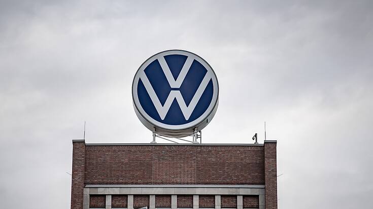 Deux anciens dirigeants du constructeur de bolides de luxe Porsche, également détenu par Volkswagen, entrent également au directoire de Cariad. (KEYSTONE/DPA/Sina Schuldt)