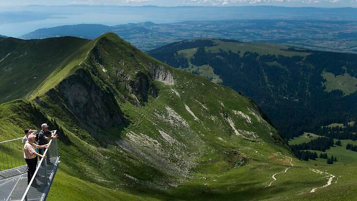 Les acteurs des remontées mécaniques fribourgeoises travaillent constamment à étoffer leur offre pour répondre à l'attrait croissant suscité par la montagne en dehors de la saison hivernale, ici le Moléson (archives).