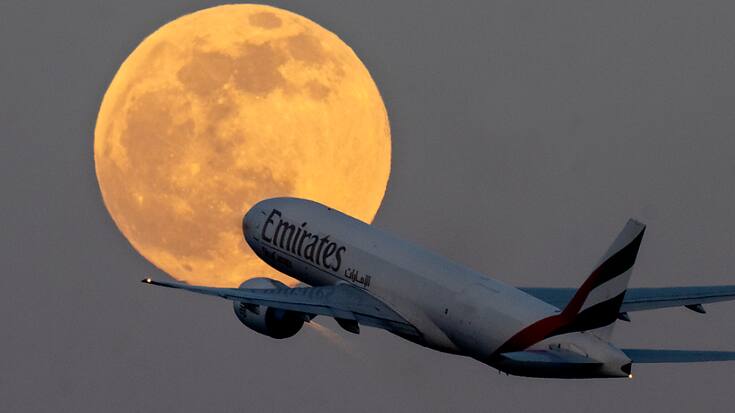 Le groupe détient également Dnata, une entreprise de services à l'aéroport de Dubaï, l'un des plus fréquentés au monde. (AP Photo/Michael Probst)