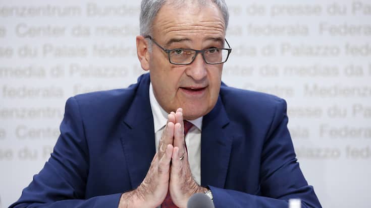 Pour faire face à l'éviction de la Suisse d'Horizon Europe, le Conseil fédéral a libéré 625 millions de francs pour 2023 pour des projets scientifiques. A l'image, le ministre de l'économie Guy Parmelin, en charge du dossier (archives).