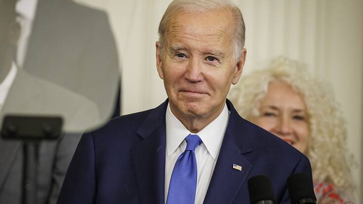 Le compromis a été trouvé à l'issue d'âpres négociations et un appel téléphonique entre le président Biden et le chef républicain au Congrès Kevin McCarthy.