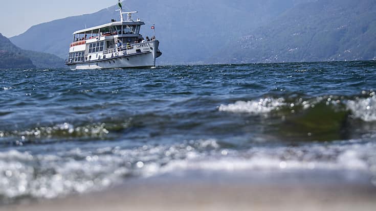 Plusieurs bateaux transportent des touristes sur le lac Majeur (Photo prétexte).