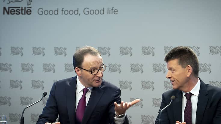 François-Xavier Roger (à droite), trésorier de Nestlé depuis huit ans, a décidé de quitter la multinationale veveysanne pour relever de nouveaux défis professionnels. (archive)