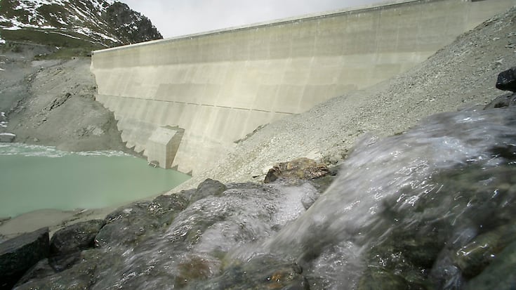 Les sénateurs ont débattu pendant plus de deux heures des débits résiduels dans les barrages (image d'illustration).