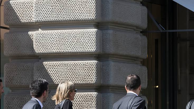 Entre mars 2021 et février 2023, 6,8 milliards de dollars ont été remboursés, rappelle l'établissement. Il a récupéré 7,4 milliards de dollars, soit 74% des fonds sous gestion au moment de leur suspension. (KEYSTONE/Gaetan Bally)