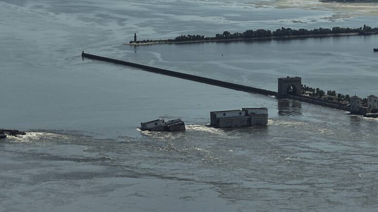 Moscou et Kiev se rejettent la responsabilité de la destruction du barrage.