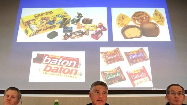 Le rachat de Garoto par Nestlé avait été annoncée fin février 2002 par le directeur général (CEO) d'alors, Peter Brabek, flanqué de son directeur financier (CFO) Wolfgang Reichenberger et du porte-parole François-Xavier Perroud. (archives)