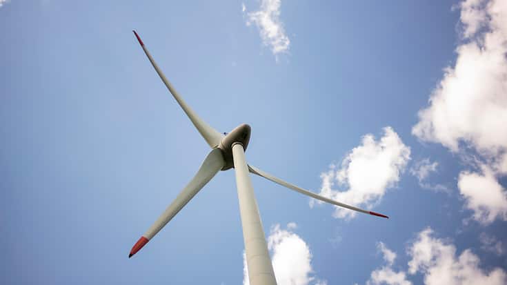 Le Conseil fédéral veut accélérer la construction de centrales solaires, éoliennes et hydroélectriques (archives).