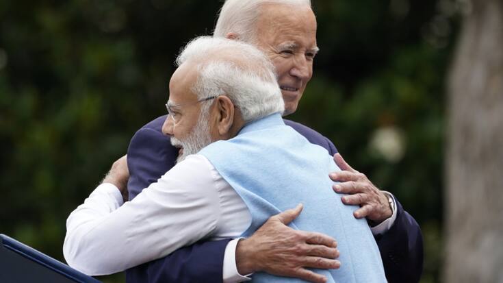 Narendra Modi est accusé par nombre d'associations d'alimenter les persécutions contre la minorité musulmane au Cachemire, et de faire pression tant sur la presse que sur l'opposition politique. Mais l'Inde représente un partenaire vital pour les Etats-Unis sur fond de concurrence avec la Chine.