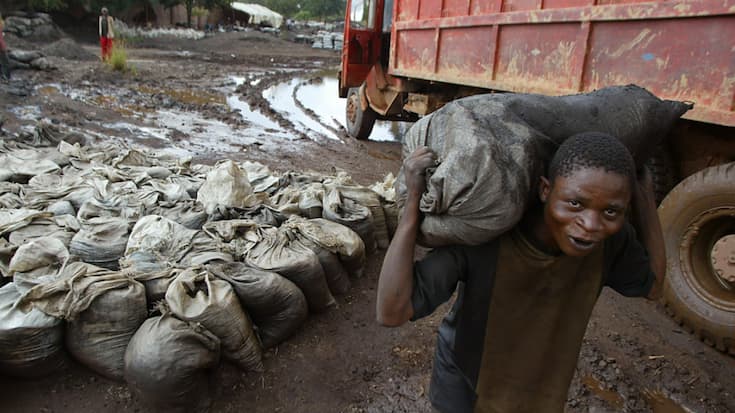 Les dizaines de milliers de tonnes de cathodes de cuivre et de poudre de cobalt s'entassent dans l'immense mine de Tenke Fungurume, dans le sud-est de la RDC (archives).
