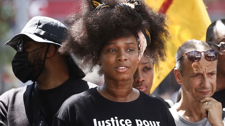Assa Traore, demi-soeur d'Adama Traore, samedi lors d'une protestation contre les "violences policières" en France.