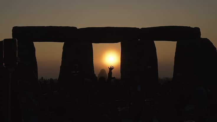 Les pierres dressées forment un ensemble de cercles mystérieux attirent chaque année des milliers de personnes pour les fêtes païennes du solstice.