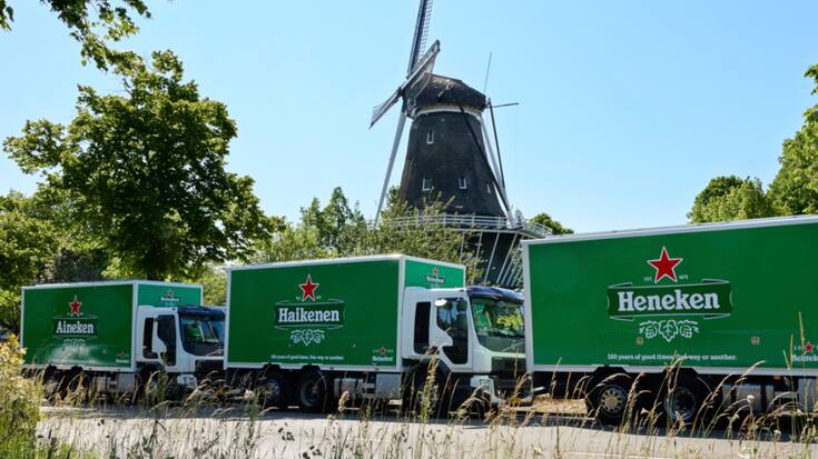 Fondé au XIXe siècle à Amsterdam, Heineken produit et vend plus de 300 marques de bière et de cidre, dont Heineken, Strongbow et Amstel. Le groupe emploie plus de 85.000 personnes à l'échelle mondiale.  (Heineken via AP Images)