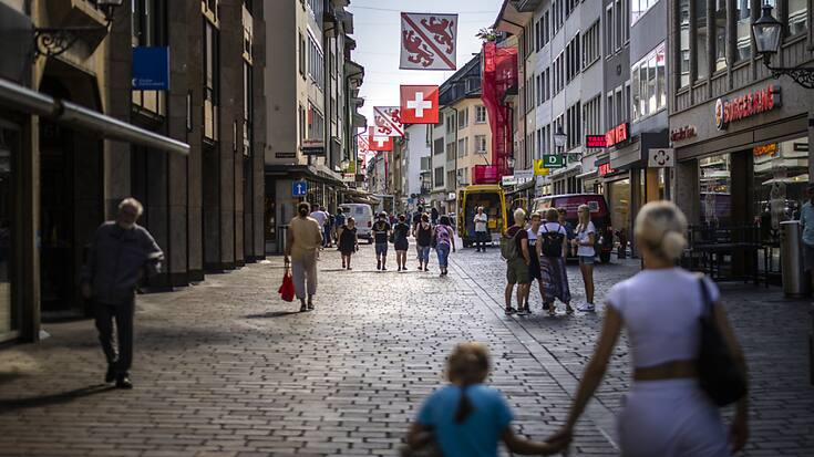 Les consommateurs suisses se montrent plus optimistes concernant l'évolution de la conjoncture au cours des 12 prochains mois, comparé à avril dernier (archives).
