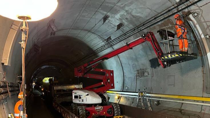 Le déraillement d'un convoi a fait de gros dégâts et entraîné la fermeture du tunnel.