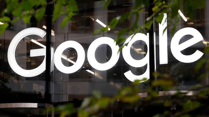 Les deux responsables ont aussi indiqué que Google publierait davantage d'informations sur sa gestion de la modération des contenus, en étendant cet engagement à un plus grand nombre de ses services, notamment Maps, Play, Search et Shopping. (AP Photo/Alastair Grant, File)