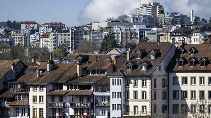 Cette hausse réglementée de 25 points de base, à 1,75%, avait alors ouvert la porte à l'augmentation par les bailleurs à hauteur de 3% des loyers indexés sur cet instrument. (KEYSTONE/Peter Schneider)
