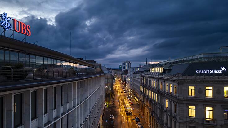 UBS a dévoilé l'ampleur des coupes dans les coûts, sans détailler le nombre de postes devant être supprimés dans le cadre de l'intégration de son ex-rivale Credit Suisse.