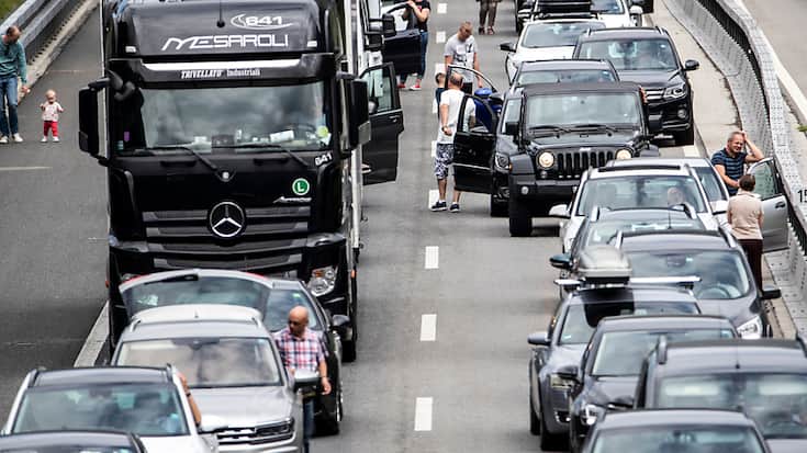 Les automobilistes en route vers le sud ont dû s'armer de patience ce week-end devant le tunnel du Gothard (Photo d'archives).