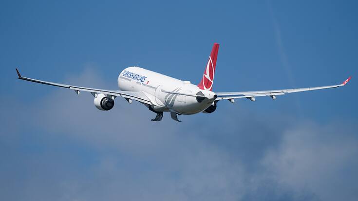 Selon le dernier prix catalogue de l'avionneur européen, qui n'a plus été mis à jour depuis 2018 et n'est pas appliqué, le contrat atteindrait près de 3,2 milliards de dollars (2,8 milliards de francs). (KEYSTONE/DPA/Soeren Stache)