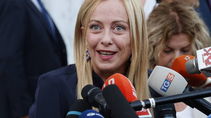 Depuis son arrivée au pouvoir en octobre 2022, la Première ministre Giorgia Meloni plaide la défense de l'industrie automobile pour freiner le mouvement de limitation des émissions polluantes.