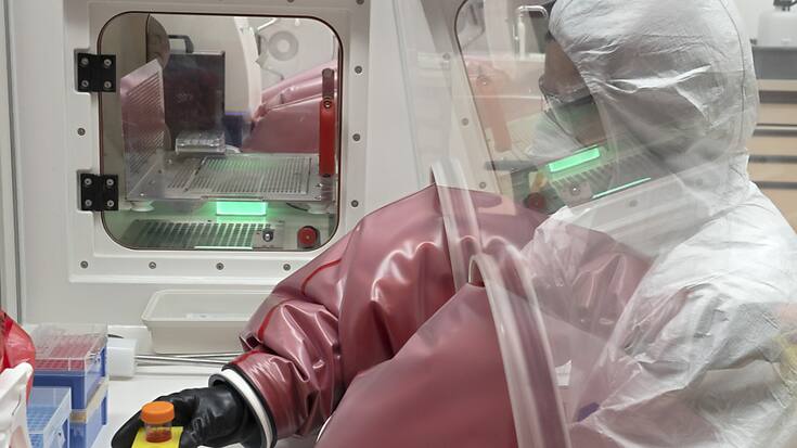 Le redécollage de plus de 10% des exportations de produits chimiques et pharmaceutiques, pour 11,35 milliards, a alimenté l'essentiel de l'accélération à la sortie. (KEYSTONE/Sandra Hildebrandt)