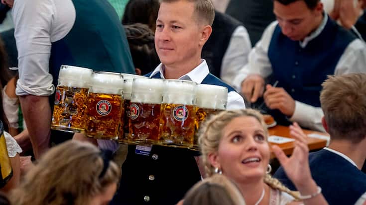Le moral des consommateurs allemands devrait poursuivre sa baisse en octobre, lesté par l'épargne de précaution, la plus élevée depuis 12 ans. (archives)
