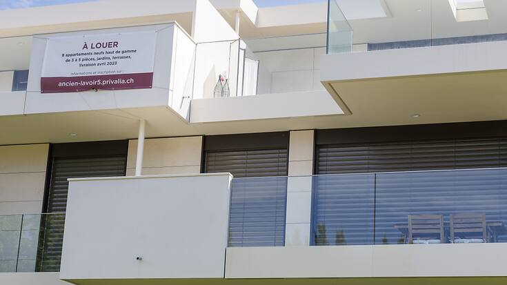 Parallèlement à la hausse des prix du logement, les salaires nominaux n'ont toutefois augmenté que de 24% entre 2000 et 2021, alors que le coût de la vie a progressé de  8% sur la même période (archives).