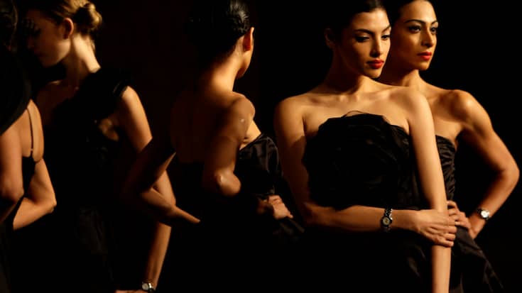 Des mannequins indiens défilent à New Delhi pour une marque de montres suisses. Le sous-continent apparaît comme le prochain grand relais de croissance pour les garde-temps helvétiques, selon une étude. (archives)