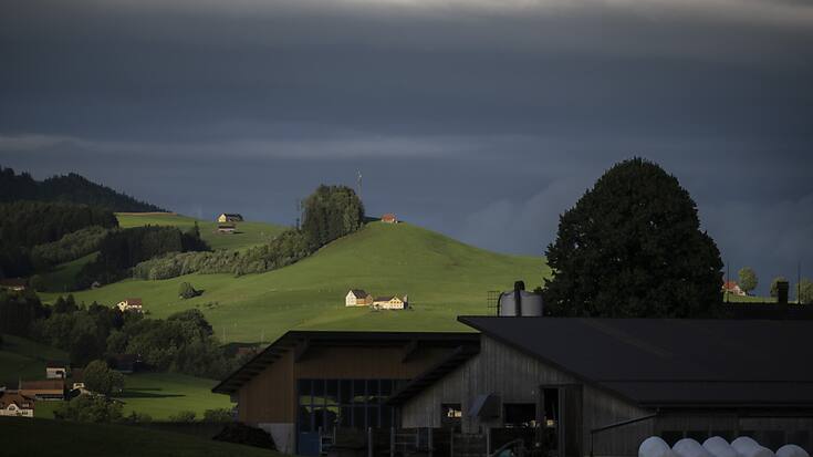 Le comité d'initiative insiste sur le fait que les cantons ne puissent désigner de zones spéciales où des constructions seront possibles que si la biodiversité, la culture du bâti et le paysage en profitent aussi (image d'illustration).
