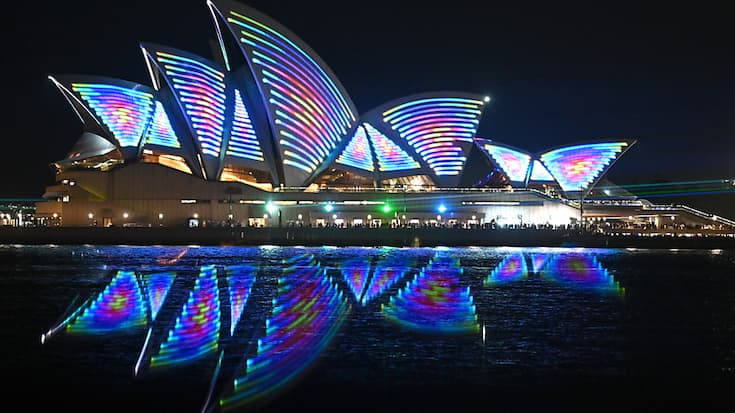 Les voiles de l'Opéra de Sydney ont été allumées vendredi soir à l'occasion des 50 ans de l'édifice.