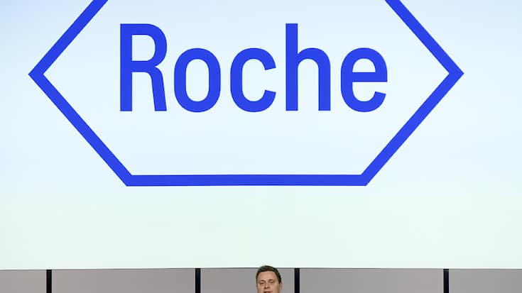 Roche, ici son patron Thomas Schinecker, va acquérir l'américain Telavant et les droits pour un traitement gastroentérologique auprès de Roivant pour 7,1 milliards de dollars. (archives)