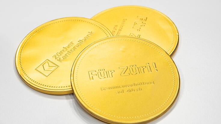 La part des bonus dans la rémunération des collaborateurs de la ZKB sera abaissée dès l'an prochain, alors que la part fixe sera ajustée un niveau plus conforme à celui du marché. (archives)