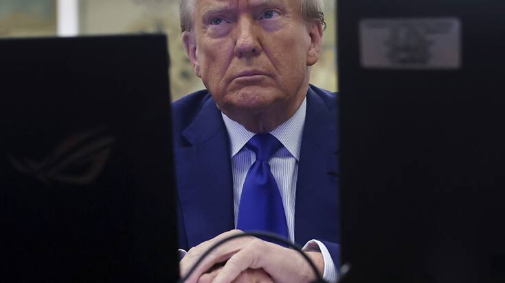 Donald Trump est actuellement jugé au civil par un tribunal de l'Etat de New York, pour des fraudes financières présumées dans la gestion de son empire immobilie (archives).