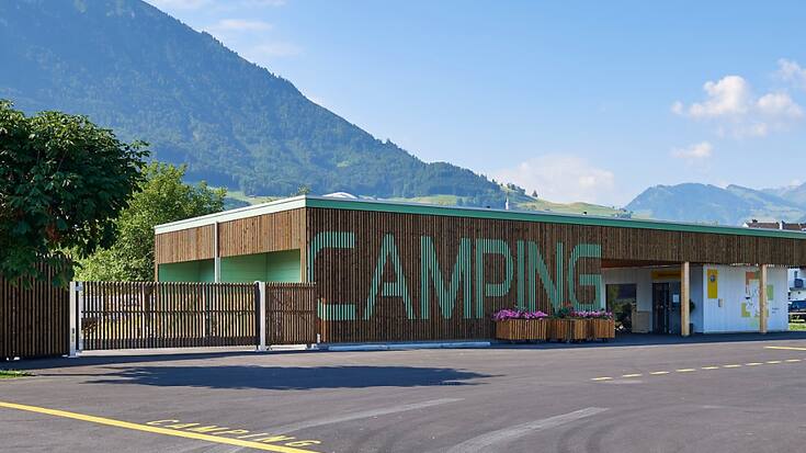 Après une bonne saison estivale, le secteur de la parahôtellerie suisse anticipe une demande pour la saison hivernale inférieure à celle de l'année passée à pareille époque (archives).
