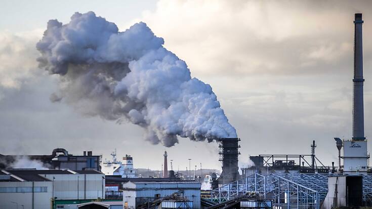 L'aciérie de Tata Steel à IJmuiden aux Pays-Bas. Le groupe indien a annoncé lundi la suppression de 800 emplois aux Pays-Bas afin de rester "compétitif et rentable". (archives)