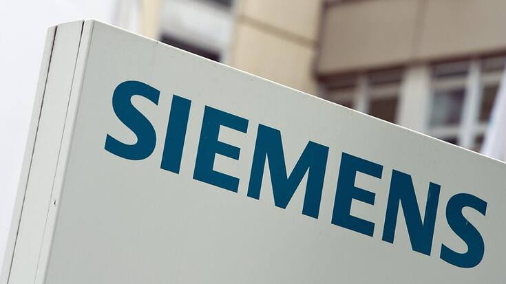 Le bénéfice net part du groupe de Siemens ressort à 7,95 milliards d'euros (7,66 milliards de francs) pour l'exercice décalé 2022-2023 se terminant fin septembre, contre 4,3 milliards un an plus tôt (archives).